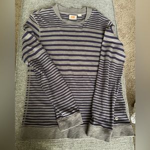 Hugo Boss sweater in gently used condition in size M